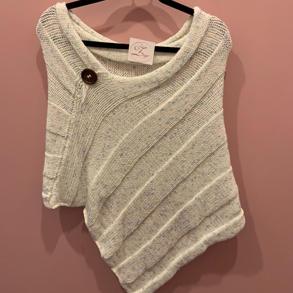 Knitted Poncho - Picture 1 of 2